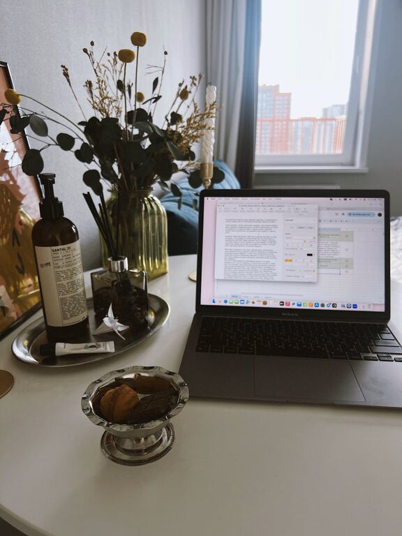 Tips for Creating a Cozy and Productive Home Office Space